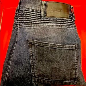 Marc Ecko distressed dark blue jeans 34W 32L rock n roll